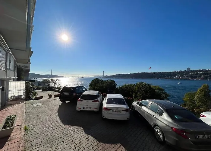 Bosphorus Waterfront Flat, Cengelkoey